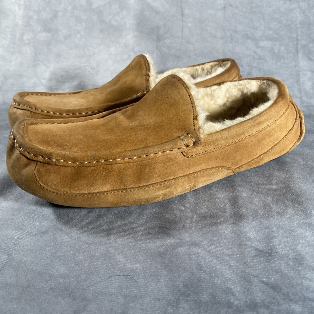 UGG Ascot Suede Slippers Men's 11 Chestnut Brown Shearling Lined Loafers